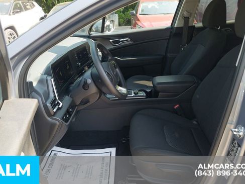 Used 2025 Kia Sportage LX FWD image 15