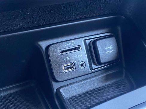 Used 2018 Jeep Cherokee Latitude Plus image 24