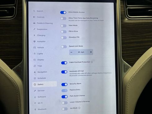 Used 2015 Tesla Model S P90D image 44