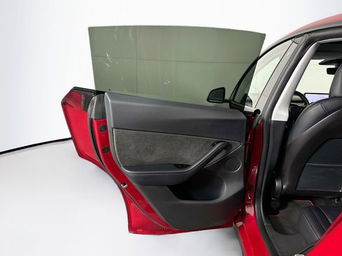 Used 2020 Tesla Model Y Long Range image 26