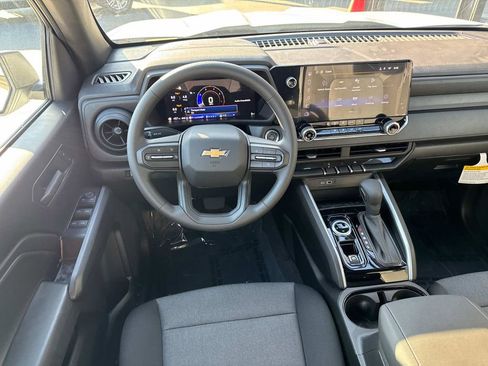 New 2025 Chevrolet Colorado W/T image 9