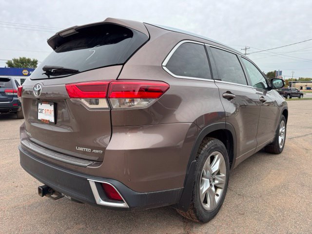 Used 2017 Toyota Highlander Limited AWD/4WD image 7