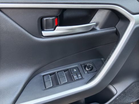 Used 2019 Toyota RAV4 XSE image 12