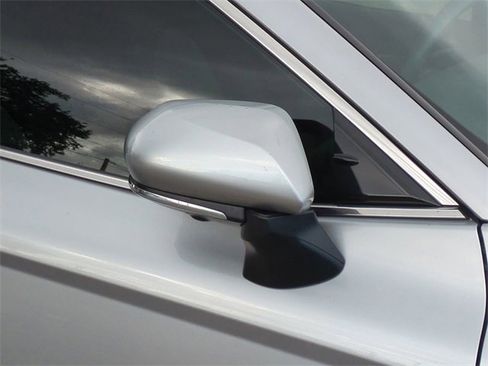 Used 2020 Toyota Camry XLE image 12