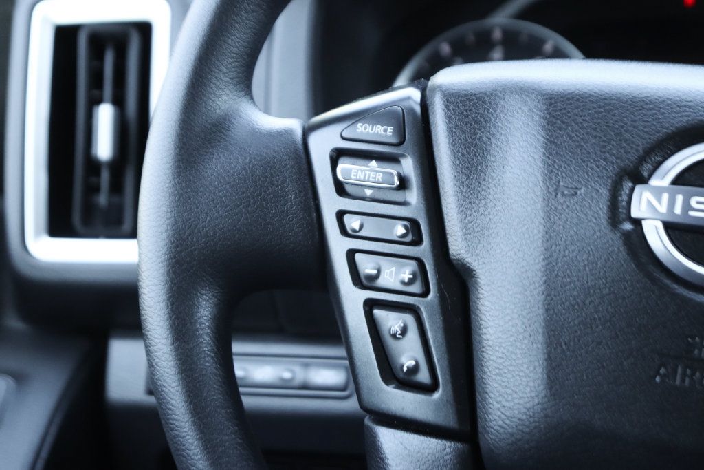 Used 2025 Nissan Frontier SV RWD image 21