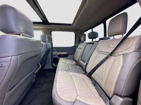 New 2026 Ford F250 Platinum w/ Platinum Plus Package AWD/4WD image 17