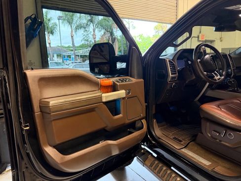 Used 2019 Ford F150 King Ranch image 19