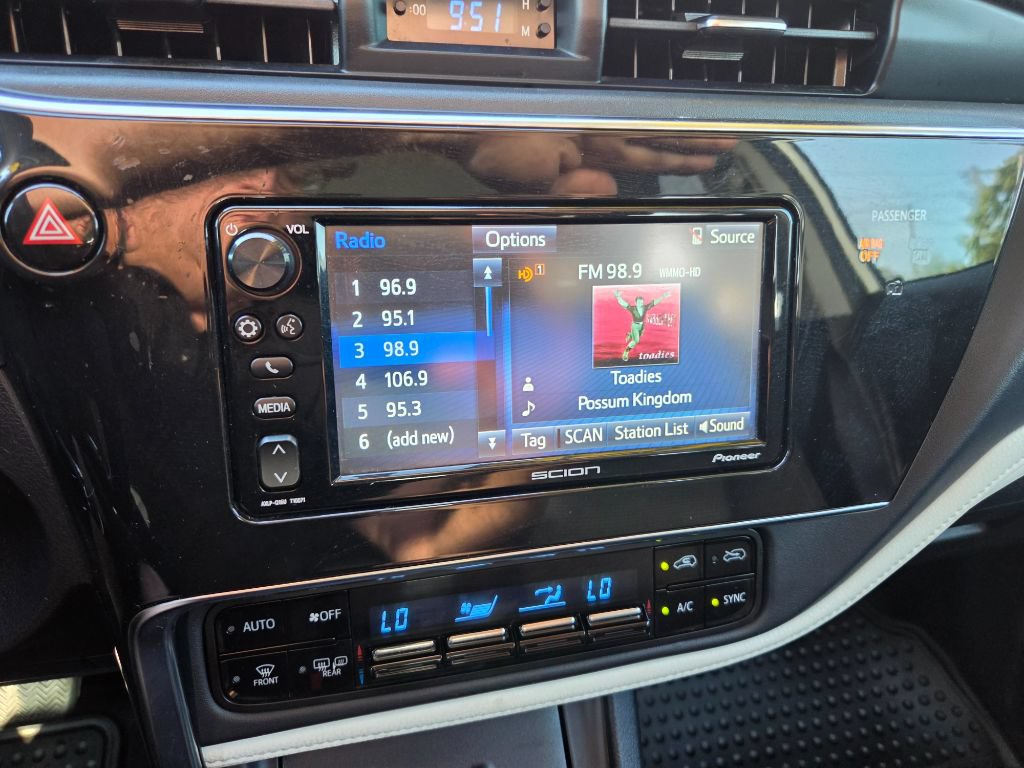 Used 2016 Scion iM FWD image 18