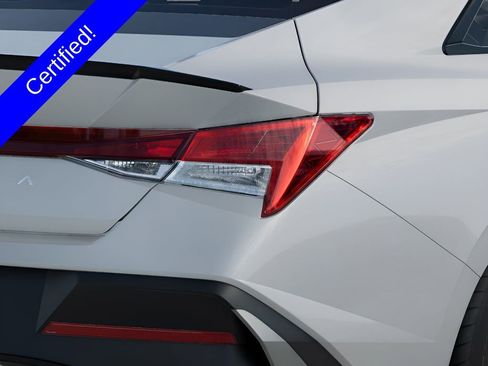Used 2025 Hyundai Elantra Sport FWD image 10