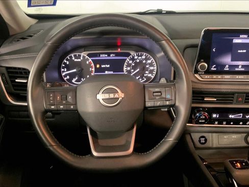 Used 2025 Nissan Rogue SV AWD/4WD image 5