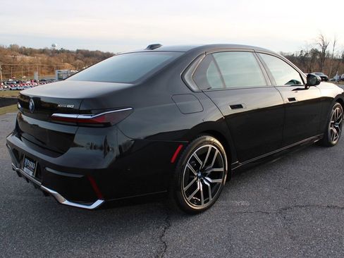 Used 2024 BMW i7 xDrive60 image 9