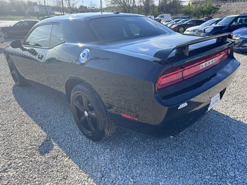 Used 2012 Dodge Challenger R/T RWD image 4