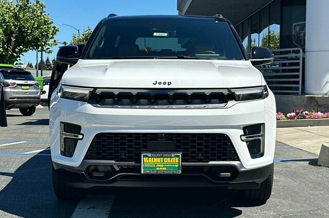New 2026 Jeep Grand Wagoneer L Summit AWD/4WD image 6