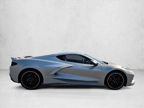 Used 2022 Chevrolet Corvette Stingray Preferred Cpe w/ Z51 Performance Package RWD image 4