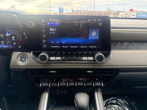 Used 2025 Chevrolet Colorado ZR2 w/ Technology Package image 20