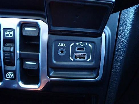 Used 2023 Jeep Wrangler Sahara w/ Cold Weather Group image 19