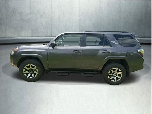 Used 2023 Toyota 4Runner TRD Off-Road Premium w/ Moonroof Package AWD/4WD image 2