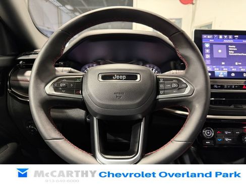 Used 2026 Jeep Compass Trailhawk AWD/4WD image 12
