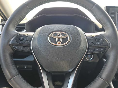 Used 2021 Toyota RAV4 XLE w/ XLE Grade Weather Package AWD/4WD image 25