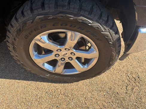 Used 2022 Ford F150 Lariat image 11