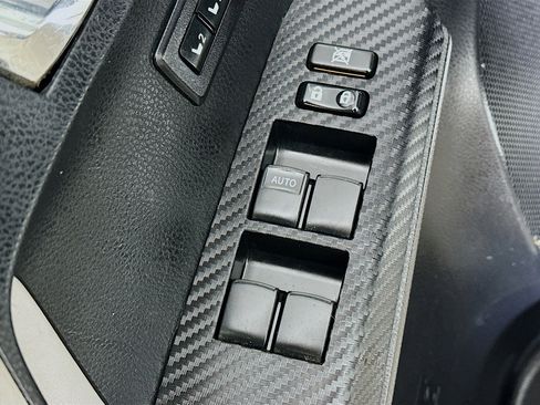 Used 2014 Toyota RAV4 Limited image 18