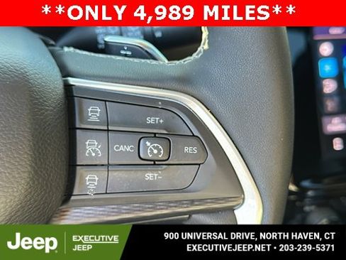 Used 2025 Jeep Grand Cherokee Altitude image 14