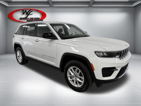 New 2026 Jeep Grand Cherokee Laredo image 3