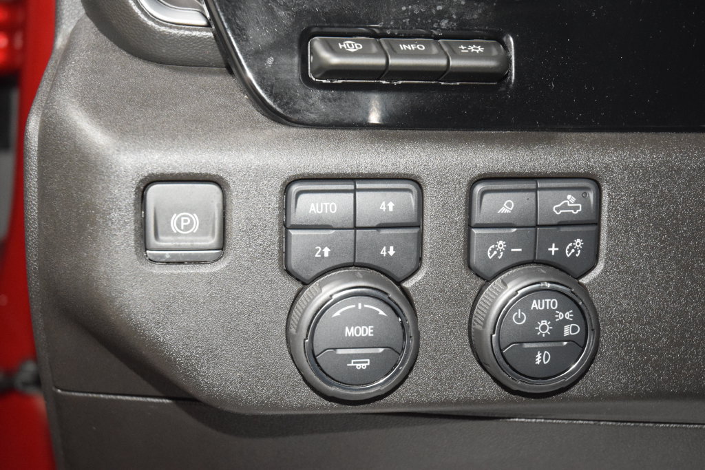 Used 2024 Chevrolet Silverado 3500 High Country w/ Technology Package AWD/4WD image 38