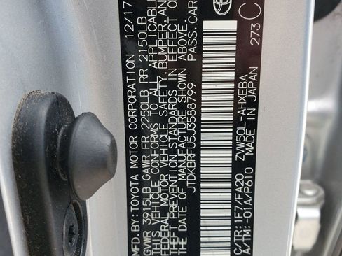 Used 2018 Toyota Prius Two w/ Prius Two Safety Plus Package FWD image 28
