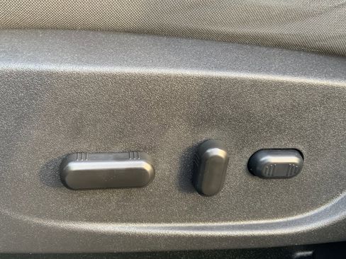 Used 2018 Ford Escape SE image 20