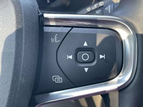 Certified 2023 Volvo XC40 B5 Ultimate w/ Protection Package Premier AWD/4WD image 22
