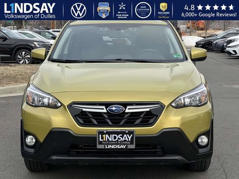 Used 2022 Subaru Crosstrek 2.0i Premium w/ Moonroof Package image 2