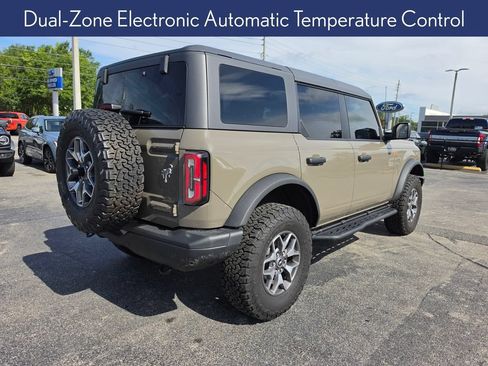 Used 2025 Ford Bronco Badlands AWD/4WD image 3