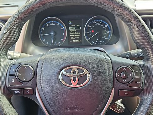 Used 2017 Toyota RAV4 LE image 14