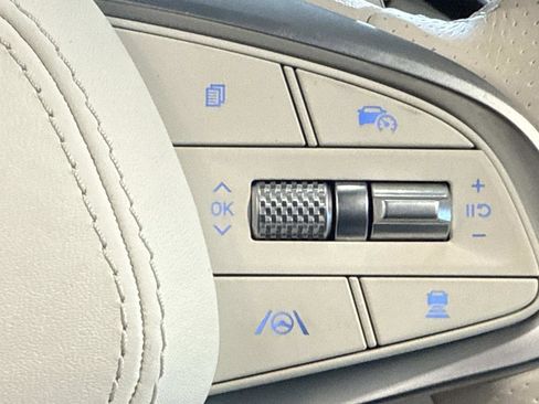 New 2024 Genesis Electrified GV70 Advanced image 39