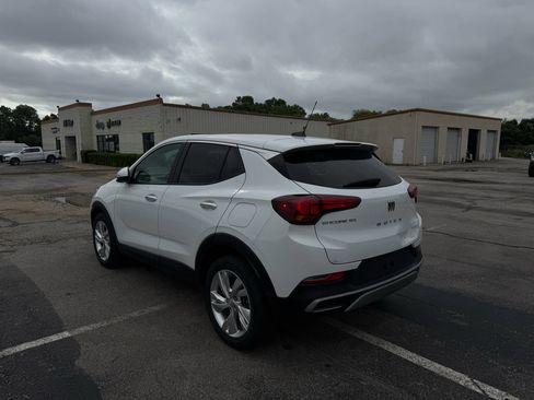 Used 2024 Buick Encore GX Preferred FWD image 3
