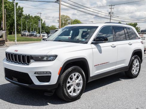 Used 2023 Jeep Grand Cherokee Limited w/ Trailer Tow Prep Group (B) AWD/4WD image 7