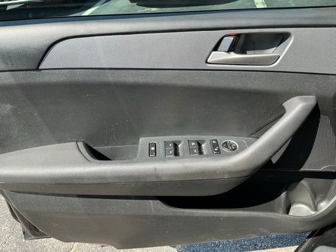 Used 2019 Hyundai Sonata SE FWD image 11