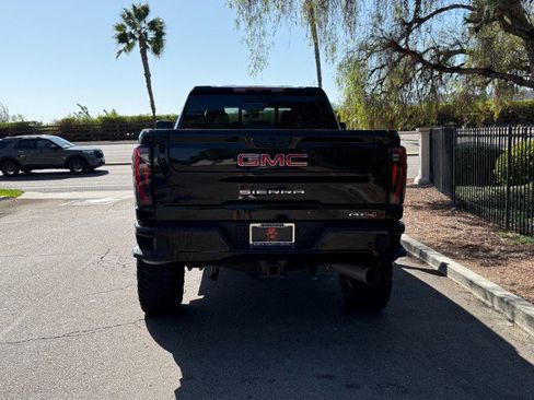 Used 2025 GMC Sierra 2500 AT4 w/ AT4 Premium Plus Package AWD/4WD image 4