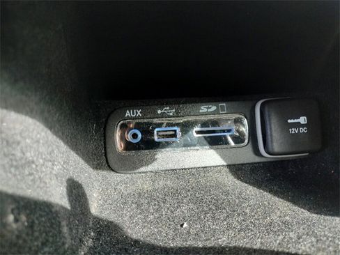 Used 2017 Jeep Grand Cherokee Limited image 35