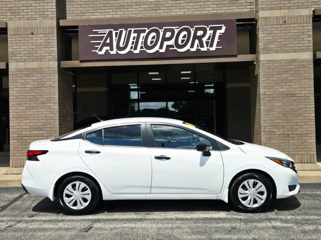 Used 2025 Nissan Versa S w/ Trunk Package FWD image 4