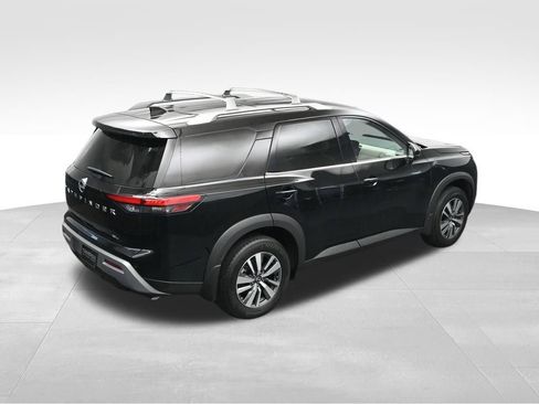 Used 2025 Nissan Pathfinder SL FWD image 39