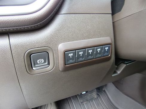 Certified 2020 GMC Sierra 2500 Denali w/ Denali Ultimate Package AWD/4WD image 19