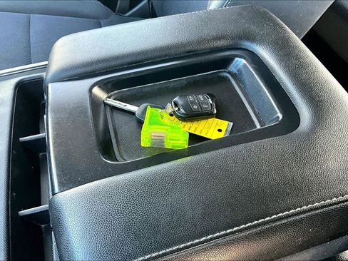 Used 2017 Chevrolet Silverado 1500 LT image 33