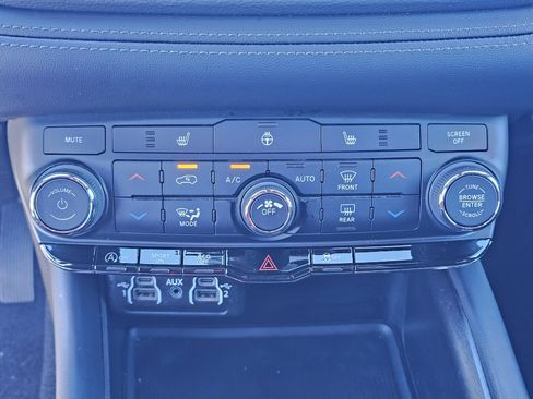 Used 2024 Dodge Durango SXT image 27