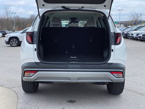 Used 2025 Hyundai Tucson SE image 7