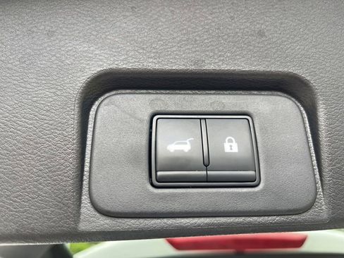 Certified 2024 Nissan Rogue SV FWD image 20