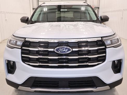 New 2026 Ford Explorer Active image 4
