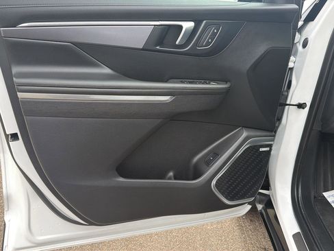 Used 2025 Buick Enclave Sport Touring image 13