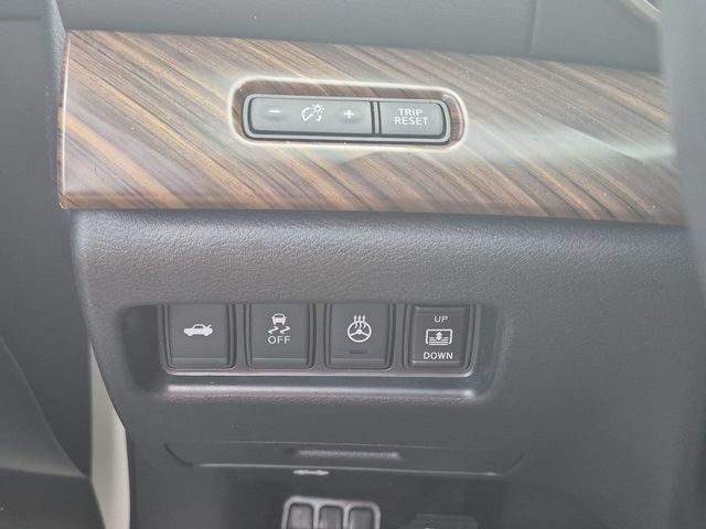 Used 2017 Nissan Maxima Platinum FWD image 18